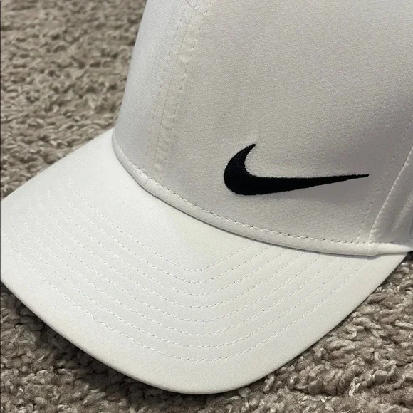 NWOT Nike Classic White Cap - Picture 3 of 8